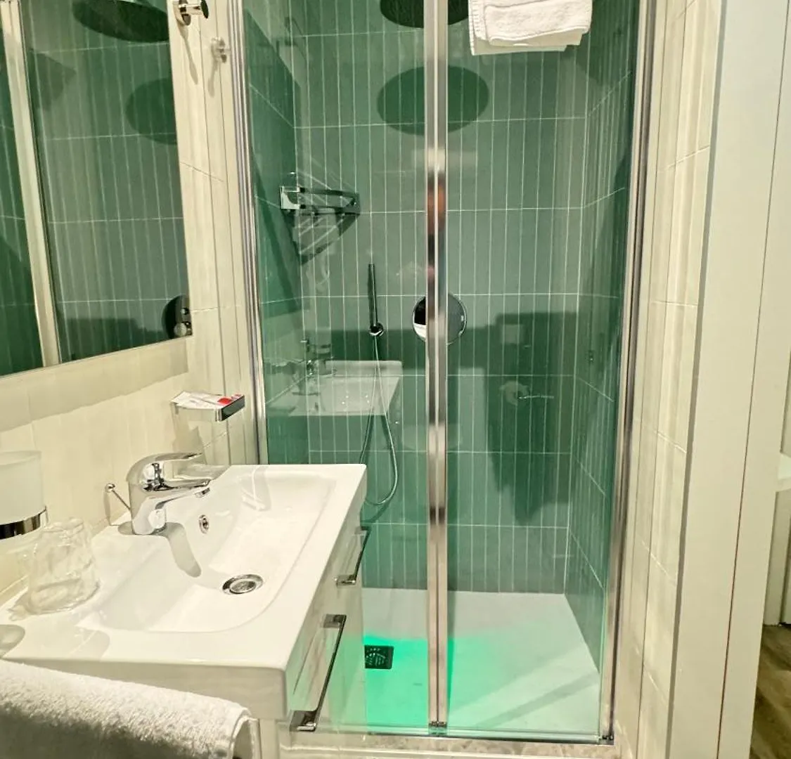 Hotel Cristina リド・ディ・イエゾロ 2*,  イタリア